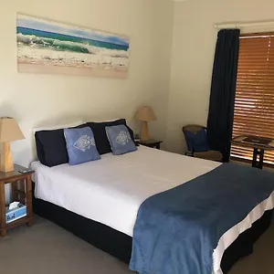 Beachhouse Redcliffe